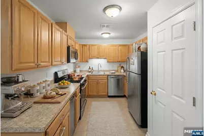 497 Teal Plaza 497 #497, Secaucus, NJ 07094 - Photo 2