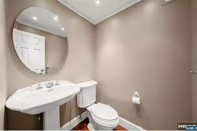 7855 Boulevard East 28L #28L, North Bergen, NJ 07047 - Photo 10