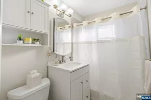 21-10 Carlisle Pl, Fair Lawn, NJ 07410 - Photo 10