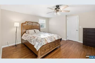 21-10 Carlisle Place, Fair Lawn, NJ 07410 - Photo 18