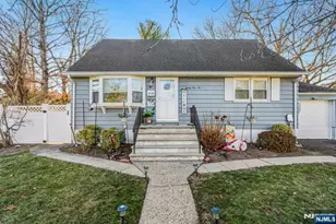 21-10 Carlisle Pl, Fair Lawn, NJ 07410 - Photo 2