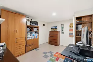 21-10 Carlisle Pl, Fair Lawn, NJ 07410 - Photo 20