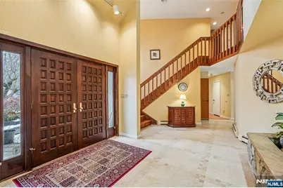 707 Horseshoe Trail, Franklin Lakes, NJ 07417 - Photo 2