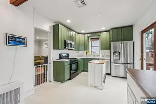 392 Lehigh St, Wyckoff Township, NJ 07481 - Photo 12