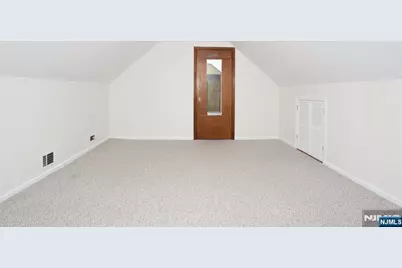 401 Pleasant Avenue, New Milford, NJ 07646 - Photo 24