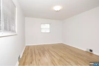 401 Pleasant Avenue, New Milford, NJ 07646 - Photo 14