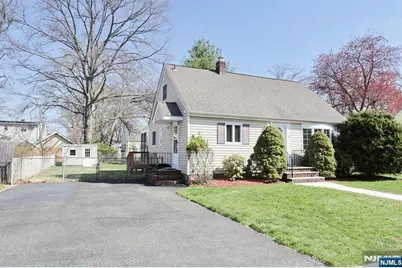401 Pleasant Avenue, New Milford, NJ 07646 - Photo 32