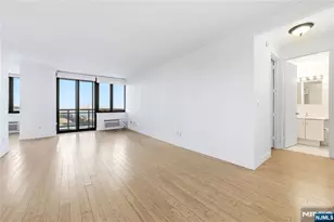 100 Winston Dr 5Mn, Cliffside Park, NJ 07010 - Photo 4