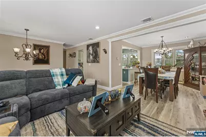 9 Chalen Court, Pompton Lakes, NJ 07442 - Photo 2