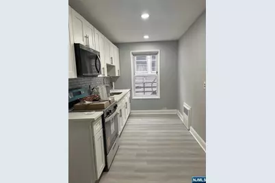 154 Bowers Street 2D #2D, Jersey City, NJ 07307 - Photo 14