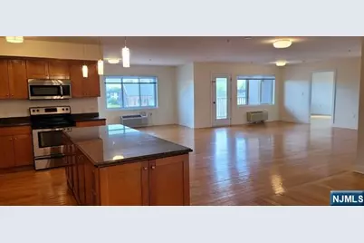 411 E Brinkerhoff Avenue 204 #204, Palisades Park, NJ 07650 - Photo 10