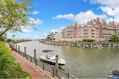 15 Freedom Way 412 #412, Jersey City, NJ 07305 - Photo 20