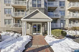 15 Freedom Way 412, Jersey City, NJ 07305 - Photo 32