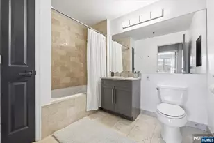 15 Freedom Way 412, Jersey City, NJ 07305 - Photo 14