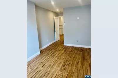 240 Hathaway Street, Wallington, NJ 07057 - Photo 10