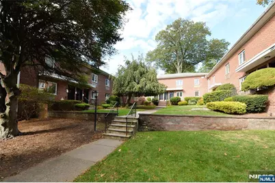 270 Oak Street 270 Oak - D4 #270 Oak - D4, Ridgewood, NJ 07450 - Photo 1