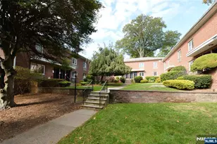 270 Oak Street 270 Oak - D4, Ridgewood, NJ 07450 - Photo 1