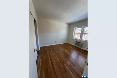 270 Oak Street 270 Oak - D4 #270 Oak - D4, Ridgewood, NJ 07450 - Photo 6