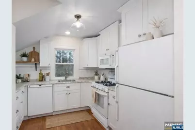 39 Highview Avenue 2 #2, Park Ridge, NJ 07656 - Photo 4