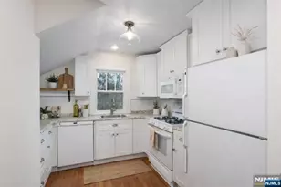 39 Highview Ave 2, Park Ridge, NJ 07656 - Photo 4