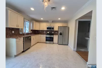 137 Edsall Boulevard A #A, Palisades Park, NJ 07650 - Photo 4