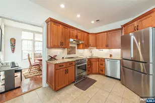 301 Kensington Ln 195, Livingston, NJ 07039 - Photo 4