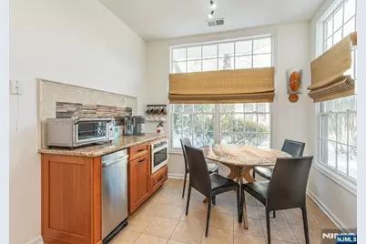 301 Kensington Lane 195 #195, Livingston, NJ 07039 - Photo 6