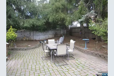 209 Tremont Avenue, Fort Lee, NJ 07024 - Photo 16