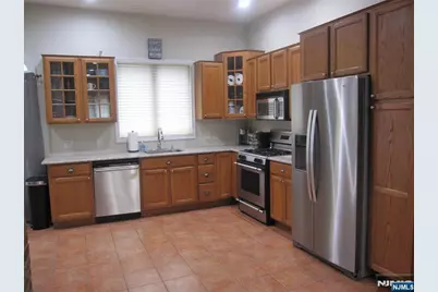 209 Tremont Avenue, Fort Lee, NJ 07024 - Photo 6