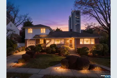 209 Tremont Avenue, Fort Lee, NJ 07024 - Photo 4