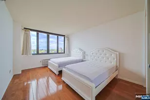 100 Carlyle Dr 16Es, Cliffside Park, NJ 07010 - Photo 16