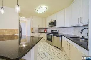 100 Carlyle Dr 16Es, Cliffside Park, NJ 07010 - Photo 26