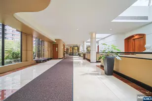100 Carlyle Dr 16Es, Cliffside Park, NJ 07010 - Photo 2