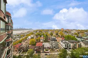 100 Carlyle Dr 16Es, Cliffside Park, NJ 07010 - Photo 6