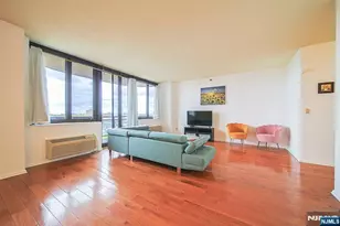 100 Carlyle Dr 16Es, Cliffside Park, NJ 07010 - Photo 10