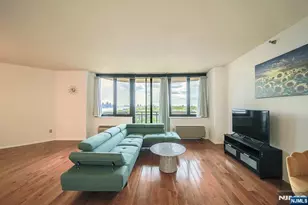 100 Carlyle Dr 16Es, Cliffside Park, NJ 07010 - Photo 12