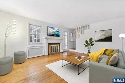 5-08 Essex Place, Fair Lawn, NJ 07410 - Photo 4