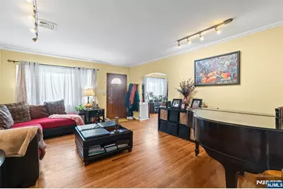 403 Hazlitt Avenue, Leonia, NJ 07605 - Photo 4