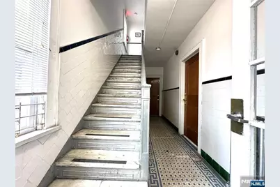 257 Roff Avenue 4 #4, Palisades Park, NJ 07650 - Photo 2