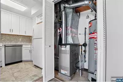 1314 Persimmon Court, Mahwah, NJ 07430 - Photo 16