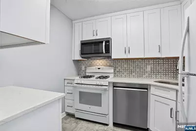 1314 Persimmon Court, Mahwah, NJ 07430 - Photo 8