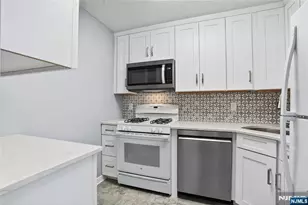 1314 Persimmon Ct, Mahwah, NJ 07430 - Photo 8