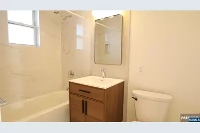 100 Broad Avenue 3B #3B, Palisades Park, NJ 07650 - Photo 10