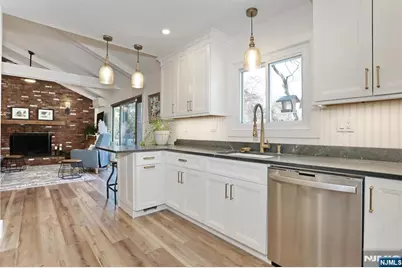 131 Lakeside Boulevard, Oakland, NJ 07436 - Photo 12