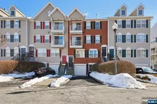 246 Matthews Dr 246, Newark, NJ 07103 - Photo 2