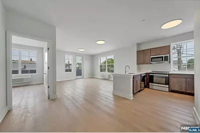 1 Center Street 302 #302, Clifton, NJ 07011 - Photo 4