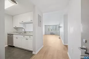 65 2nd Street 1006, Jersey City, NJ 07302 - Photo 4
