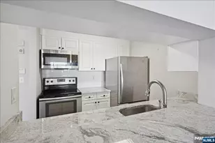 65 2nd Street 1006, Jersey City, NJ 07302 - Photo 12