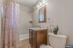 44 South Dr, Rochelle Park Township, NJ 07662 - Photo 12