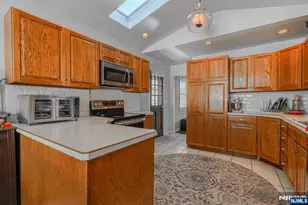 44 South Dr, Rochelle Park Township, NJ 07662 - Photo 8